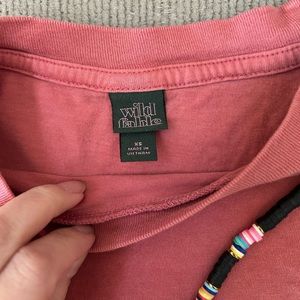 Cropped T and necklace